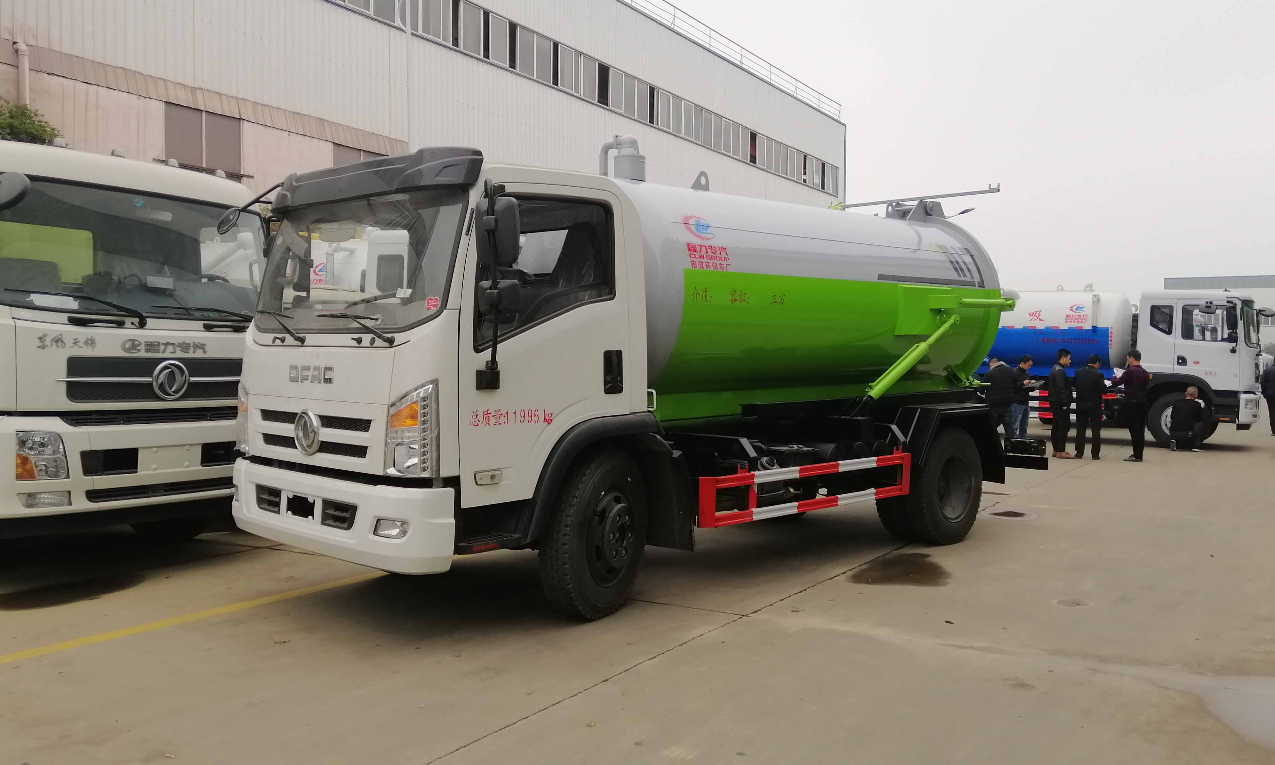 東風8方吸污車