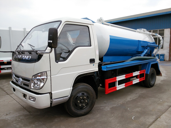 福田2.5方藍牌吸污車
