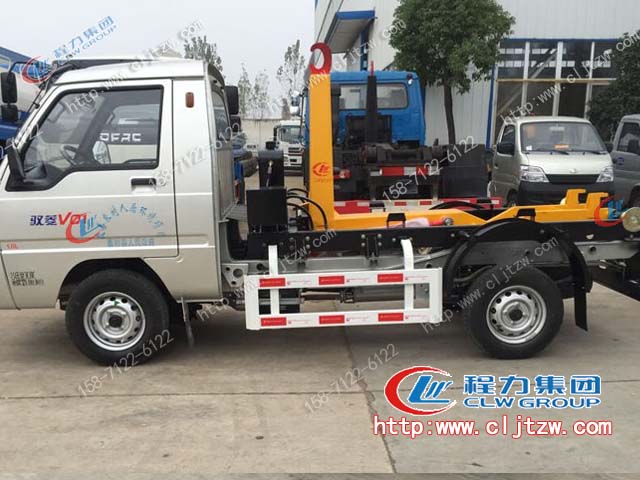 3方福田馭菱勾臂式垃圾車（汽油）