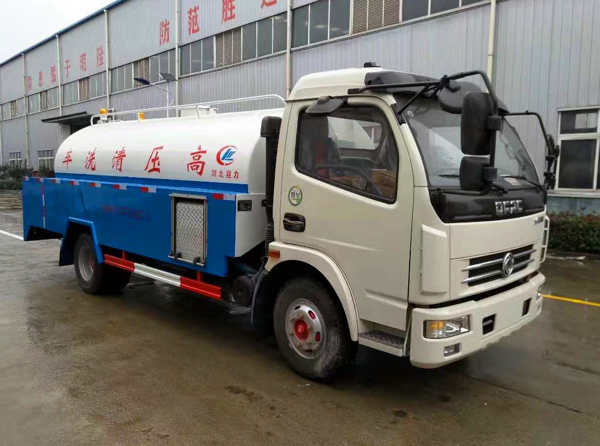 小多利卡4.1方清洗車
