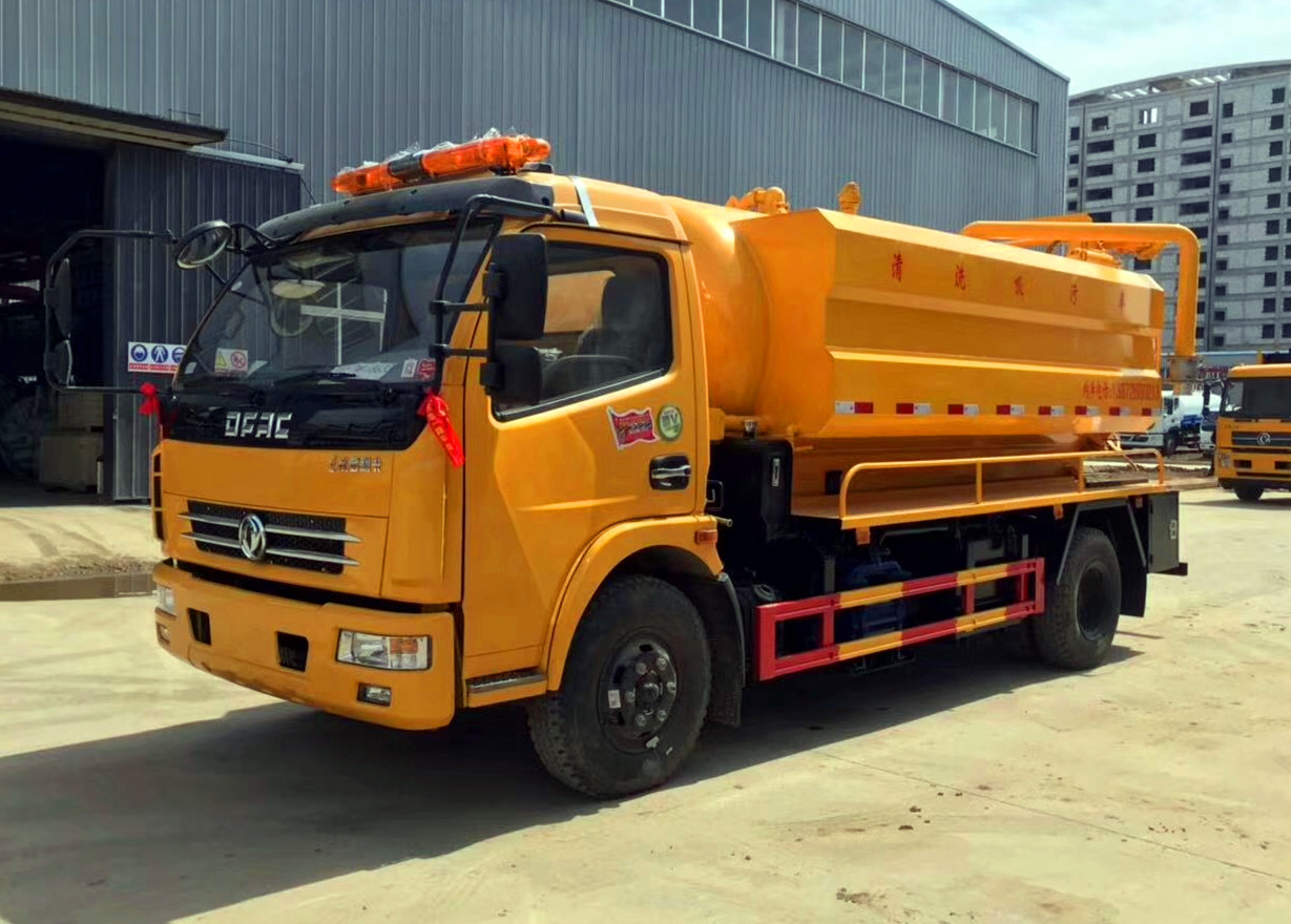 大多利卡清洗吸污車