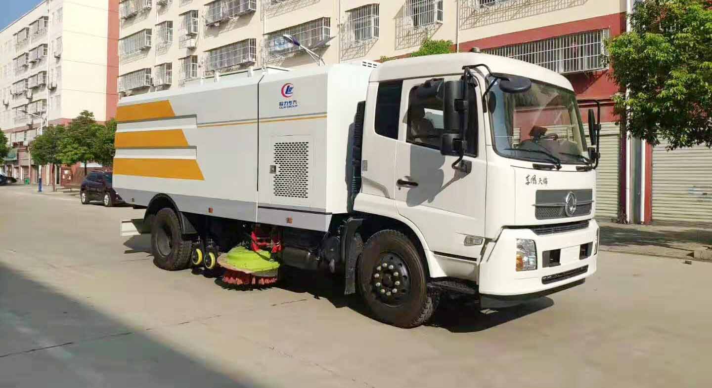 東風天錦干式掃路車