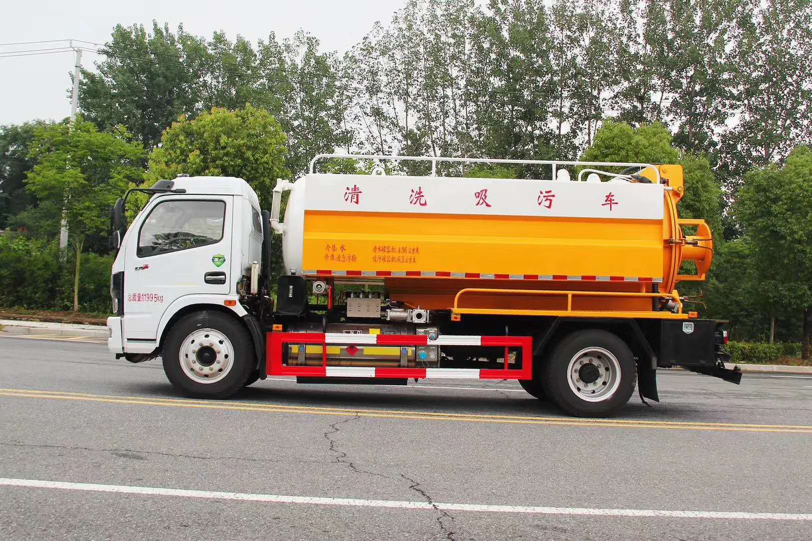 東風多利卡d7天然氣清洗吸污車_廠家