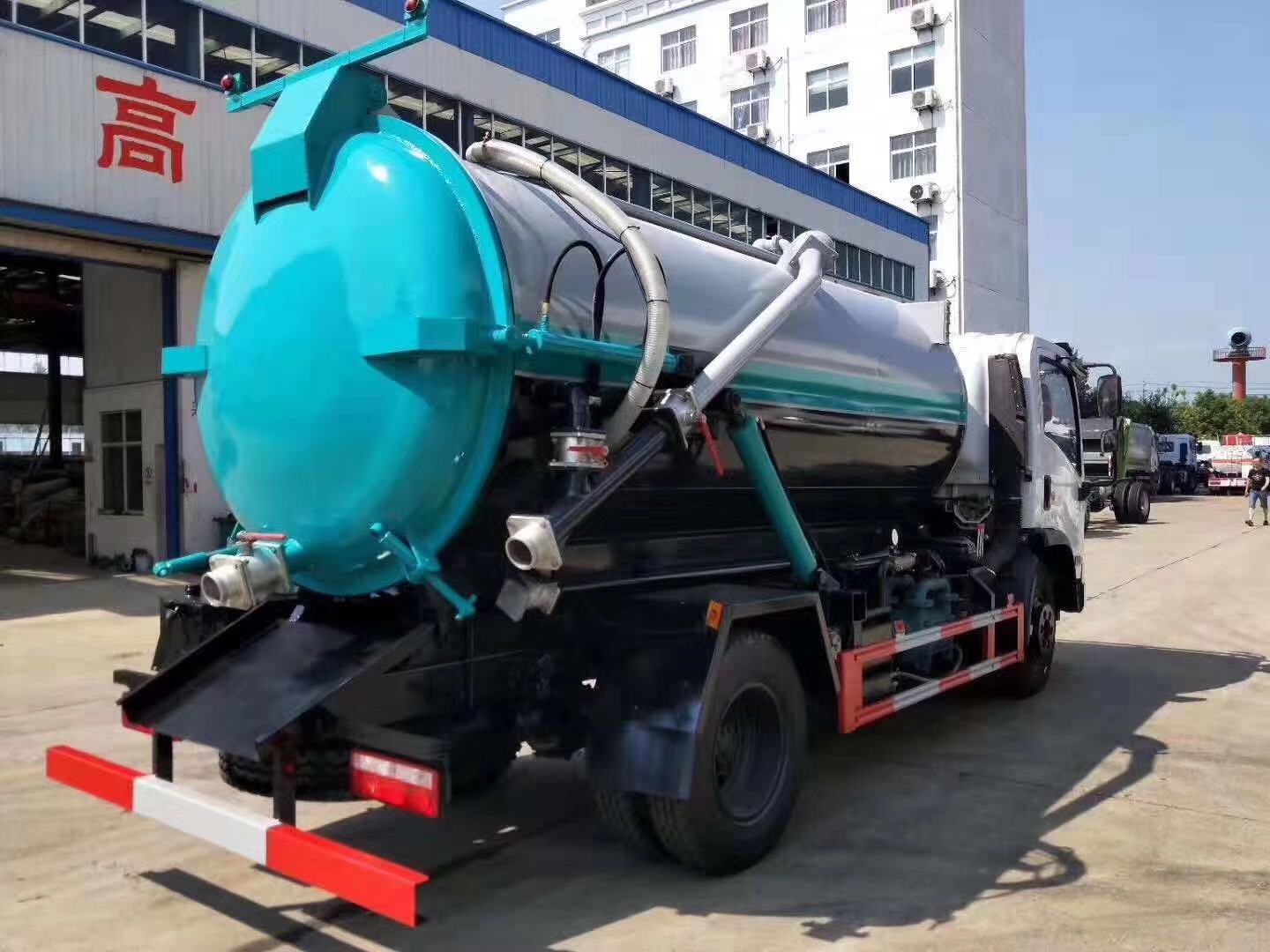 國六吸污車